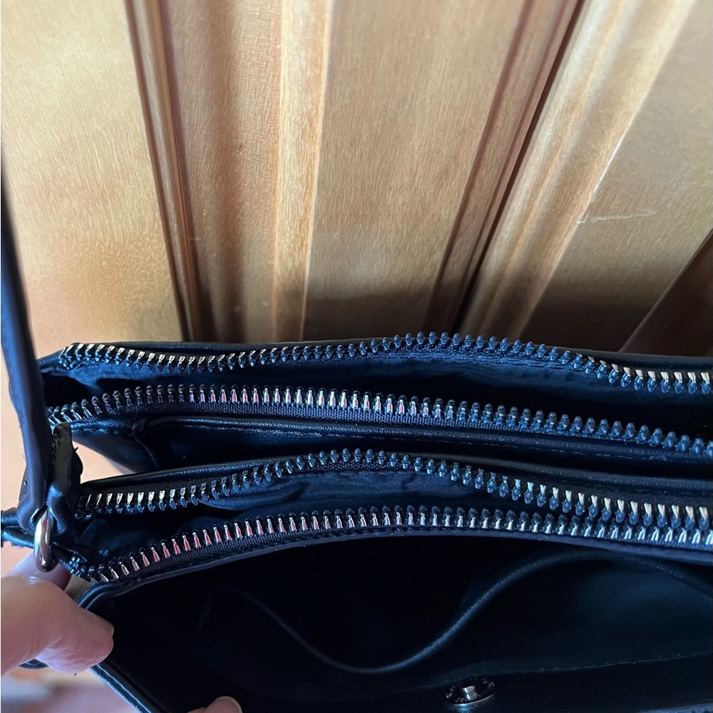 Nine West crossbody bag. - Picture 5 of 5